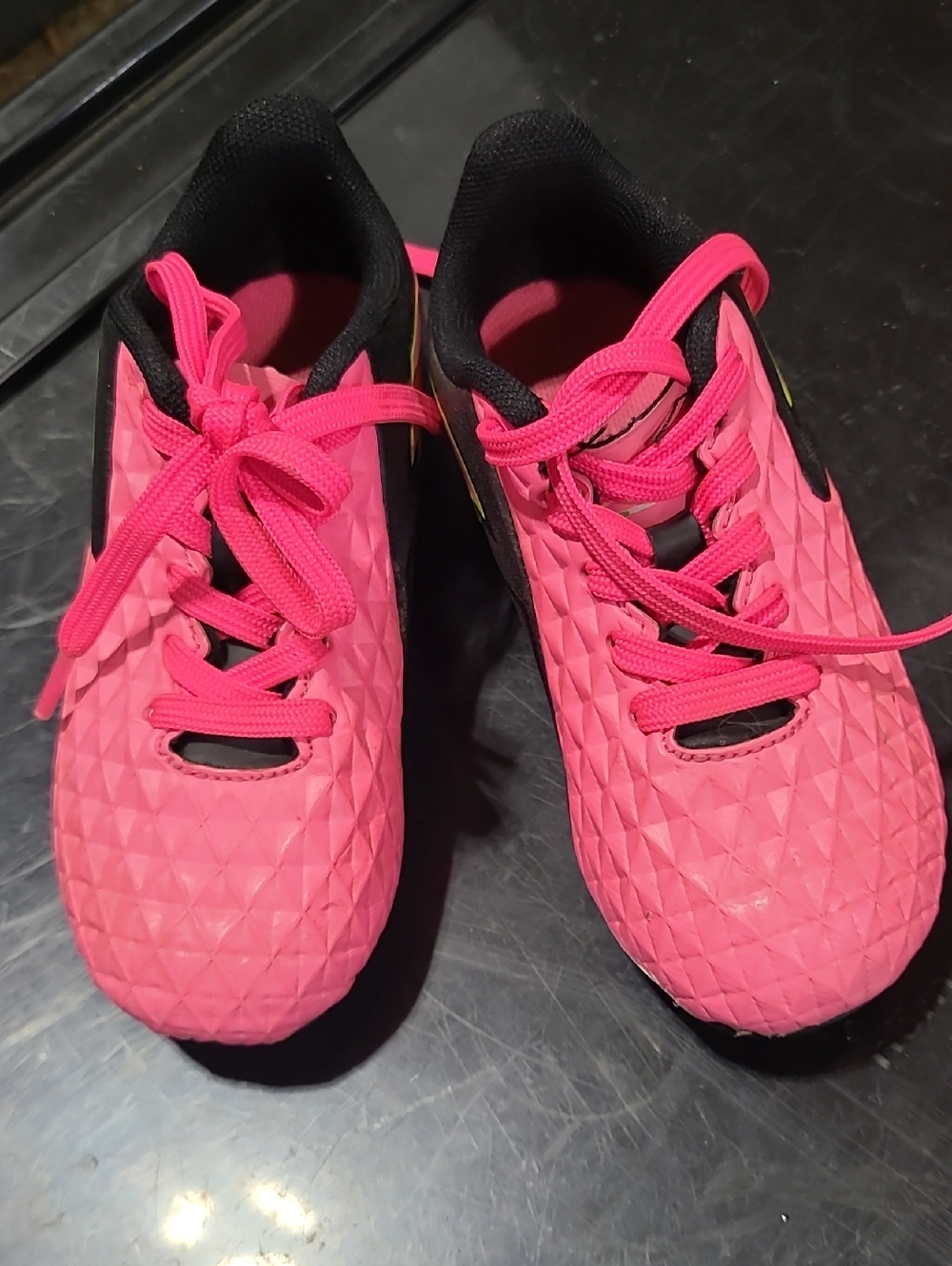 Kids Pink Soccer Cleats